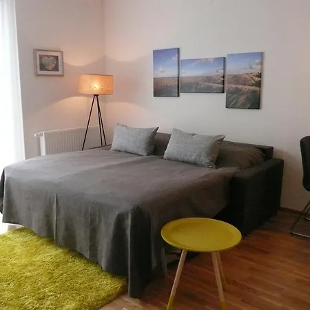 Apartment Schwechat Apartment *